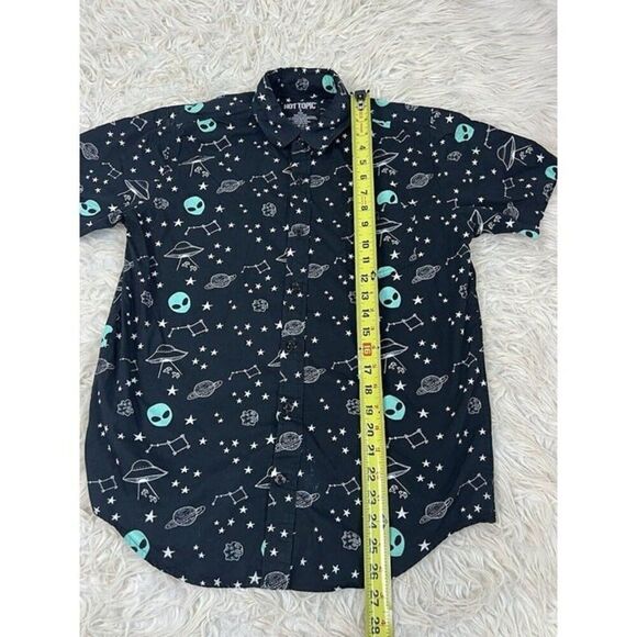 Hot Topic Shirt Men's Small Alien All Over Print Space UFO Constellation Camp - Picture 4 of 9